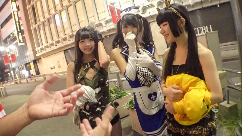 SOUD-011 渋谷でハロウィンコスプレ女子10人ナンパ！ お祭り騒ぎのパリっ娘たちの痴態たっぷりSP！  !