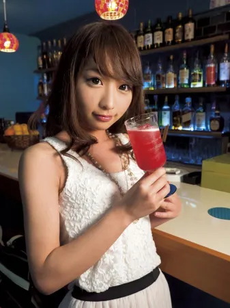 IENE-296 Tipsy Kisser, Drunk Pervert Yukina Minamino