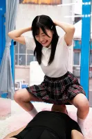 PIYO-185 ひよこがマジックミラーに初乗車！ 女子校生のスレンダー桃尻が顔をすっぽり覆う！ 恥ずかしがり屋の美少女が初めての（圧迫）騎乗体験で失禁！