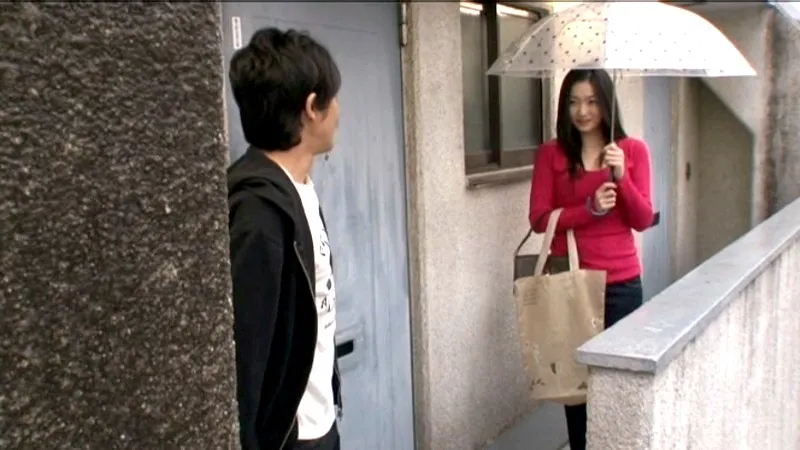 STAR-339 The Beautiful Wife Next Door Who Keeps Teasing Entertainer RYU