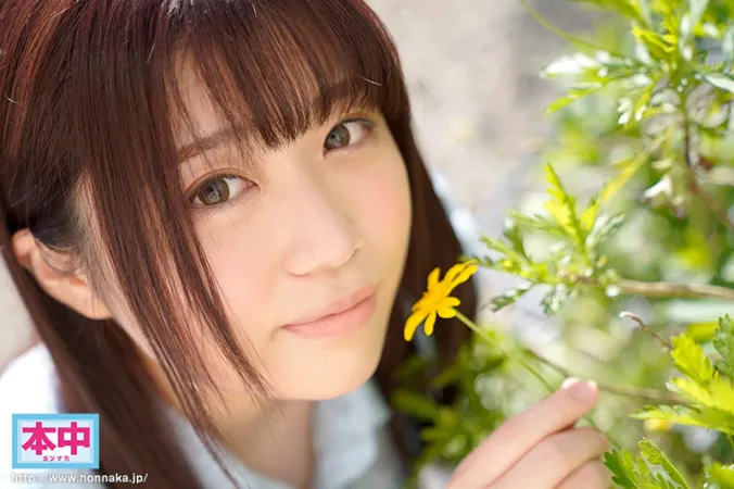 HMN-012 Hello, Im Ao-chan!  !  Rookie * 20 years old A natural beautiful girl with a cute reaction.  !  Aoi Amano