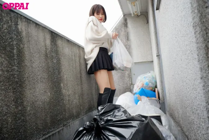 PPPE-129 When I Complained To The Neighbors Garbage Room, Uncle Kodo Turned Into A Libido Monster!  A Strange Smell That Will Never Let You Get Away Without Pulling Out Impregnation And Unequaled Hold Creampie Riho Fujimori