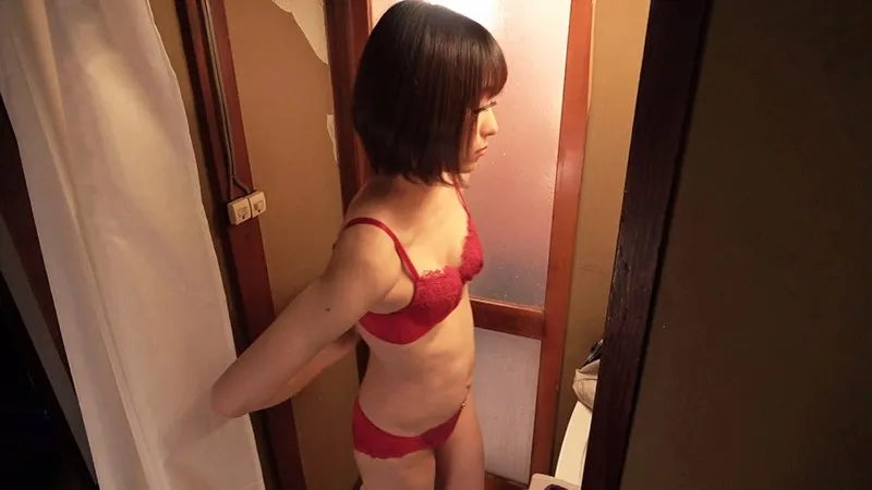 SCOP-724 想被再婚伴侣的孩子称呼为“妈妈”，在浴缸里洗了背，突然浴巾掉下来，我的乳房波莉！  ！ 用母爱包裹你敏感反应的儿子的chi-po。  SCOP-724