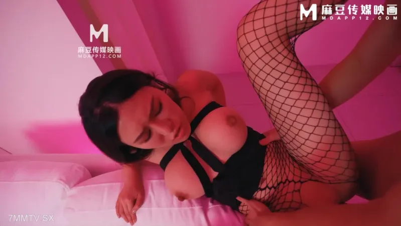 这个面试有点硬MDHG-0013专吃学生的补教淫师【麻豆】